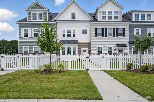 453 Asuza St, Chesapeake, VA 23323 - view of front facade featuring a gate, a fenced front yard, and roof with shingles