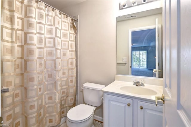 6667 Rexford Ln, Williamsburg, VA 23188 - full bathroom featuring vanity and curtained shower