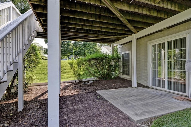 6667 Rexford Ln, Williamsburg, VA 23188 - view of yard with a patio area