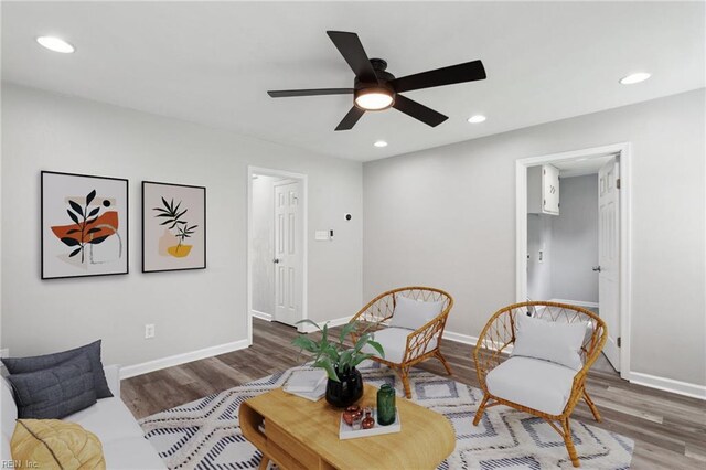 809 Maitland Dr, Virginia Beach, VA 23454 - living room featuring wood finished floors, a ceiling fan, and recessed lighting