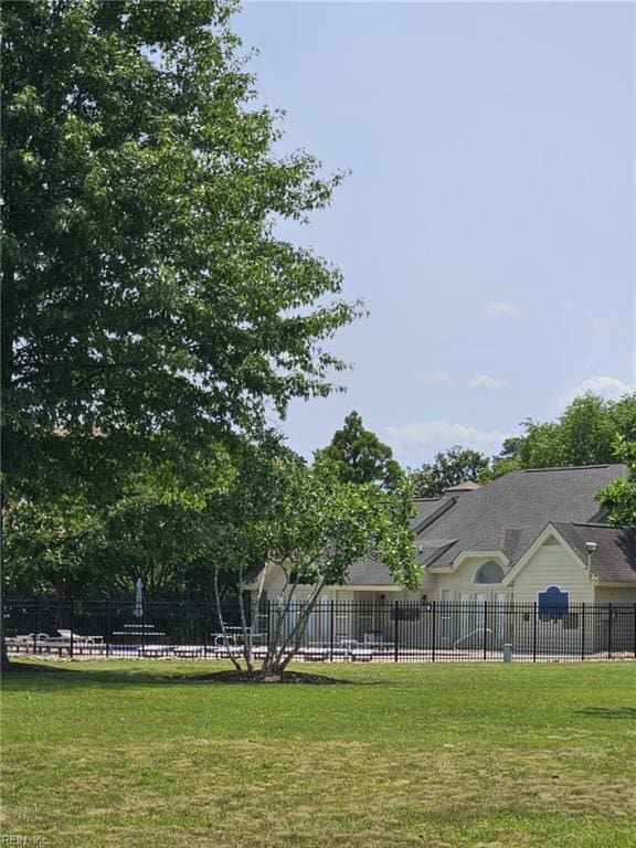 495 E Lake Cir, Chesapeake, VA 23322 - view of home's community