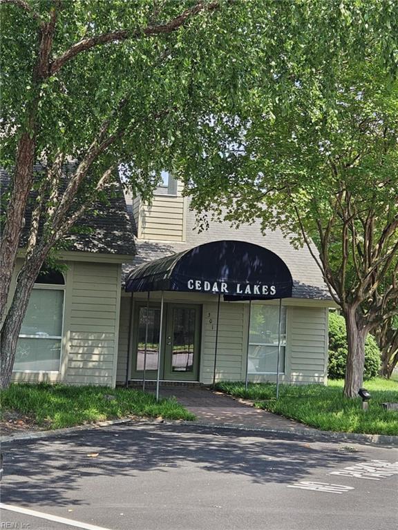 495 E Lake Cir, Chesapeake, VA 23322 - view of building exterior