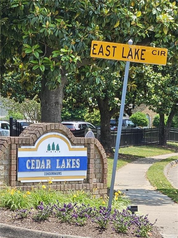 495 E Lake Cir, Chesapeake, VA 23322 - view of community / neighborhood sign