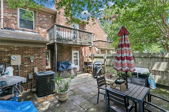 19 Dawn Ln, Hampton, VA 23666 - patio / terrace with a fenced backyard, a patio area, and outdoor dining space