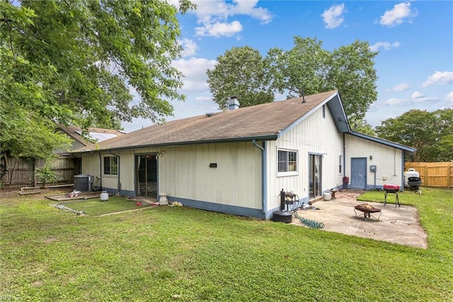 1408 Planting Ct, Virginia Beach, VA 23453 - back of house featuring an outdoor fire pit, a patio area, and a fenced backyard