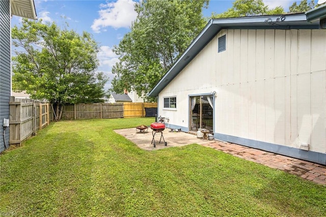 1408 Planting Ct, Virginia Beach, VA 23453 - fenced backyard with an outdoor fire pit and a patio