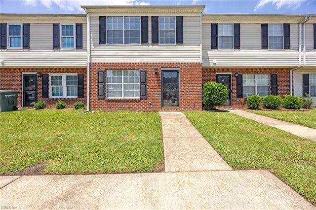 48 Terri Sue Ct, Hampton, VA 23666 - view of property featuring brick siding and a front lawn