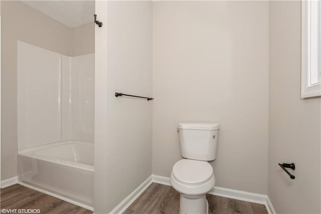 105 Fairfield Ave, Suffolk, VA 23434 - full bath with wood finished floors and bathing tub / shower combination