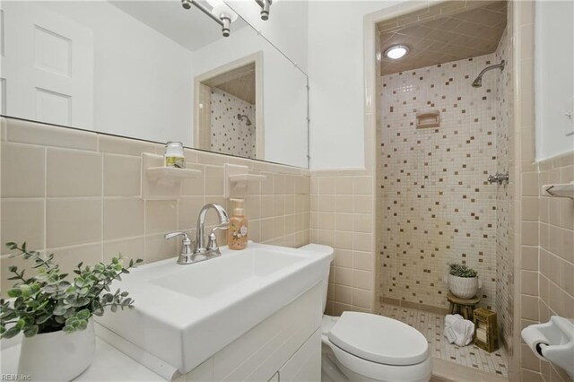 3821 Shadow Ln, Virginia Beach, VA 23452