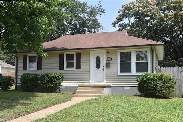 1910 N Lakeland Dr, Norfolk, VA 23518 - view of front of house with crawl space