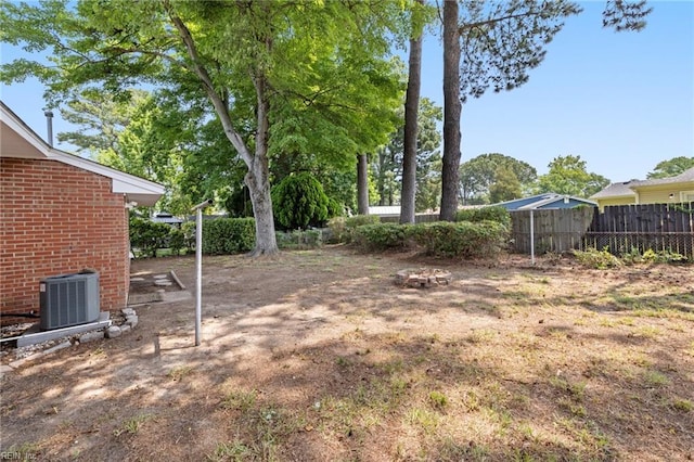 5813 Andrea Dr, Norfolk, VA 23518 - view of yard