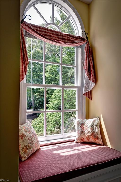 8265 Wrenfield Dr, Williamsburg, VA 23188 - view of sitting room