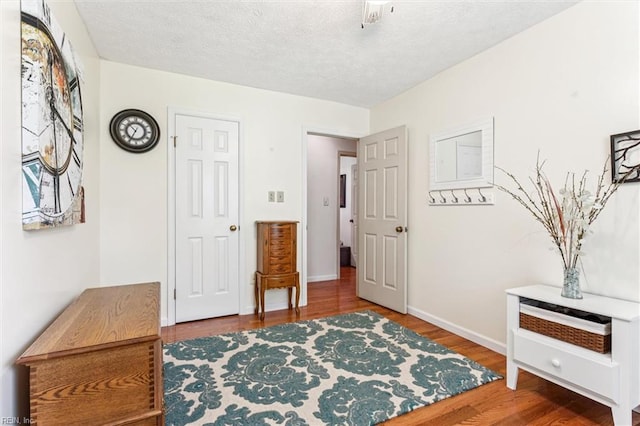 102 Canvasback Trl, Newport News, VA 23602 - living area featuring wood finished floors and baseboards