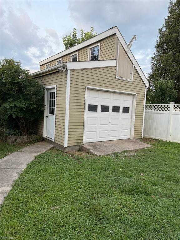 102 Canvasback Trl, Newport News, VA 23602 - view of garage