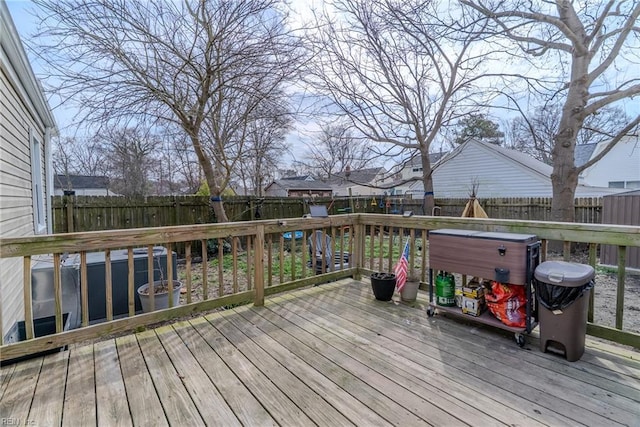 325 E Lorengo Ave, Norfolk, VA 23503 - deck with a fenced backyard