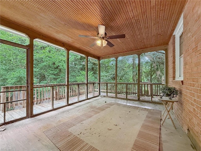 4 Everett Dr, Newport News, VA 23602 - unfurnished sunroom featuring a ceiling fan