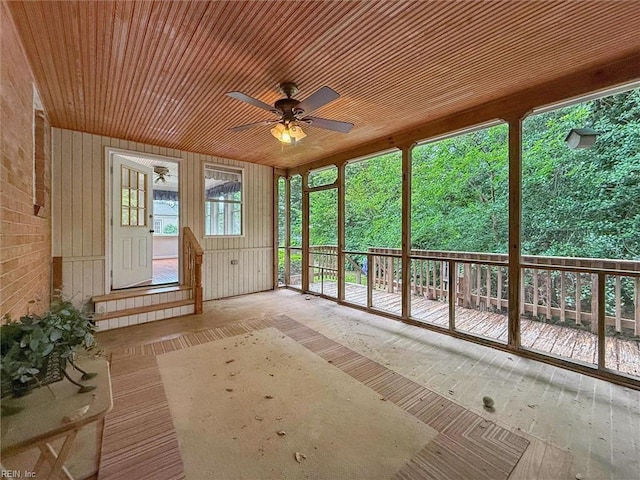 4 Everett Dr, Newport News, VA 23602 - unfurnished sunroom featuring a ceiling fan