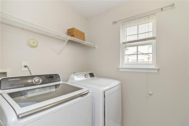 102 Sonoma Ct, Williamsburg, VA 23185 - laundry room with washing machine and dryer
