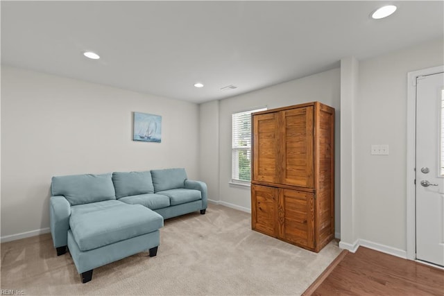 619 Muddy Creek Rd, Chesapeake, VA 23324 - living room with recessed lighting