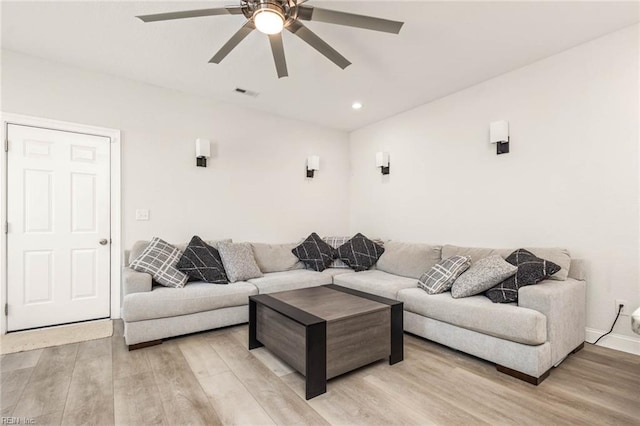 401 W 30th St, Norfolk, VA 23508 - living room featuring light wood-type flooring, a ceiling fan, and recessed lighting