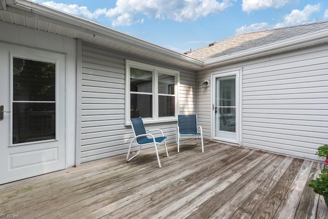 633 Aguila Dr, Chesapeake, VA 23322 - view of wooden deck