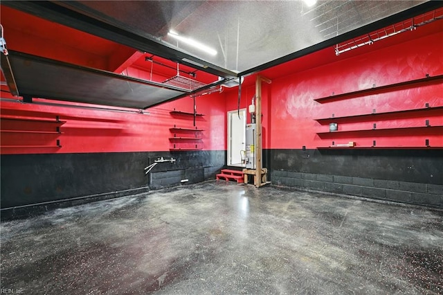 700 Hilltop Ct, Chesapeake, VA 23322 - garage with water heater