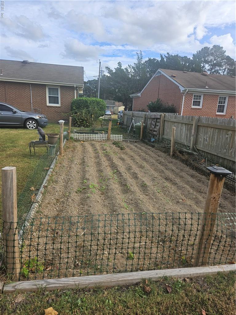 904 Flintfield Cres, Chesapeake, VA 23321 - view of yard