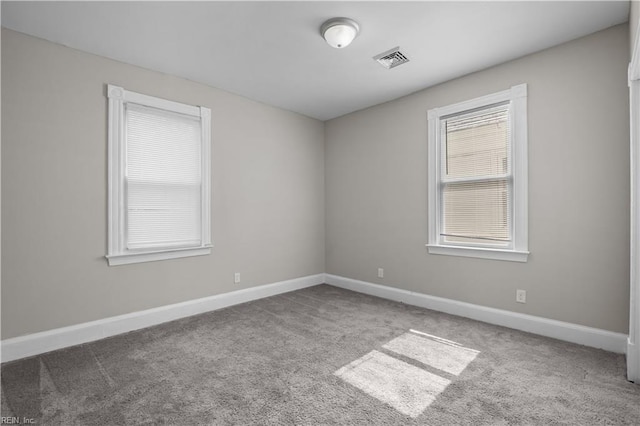 256 Lee St, Hampton, VA 23669 - carpeted empty room featuring baseboards
