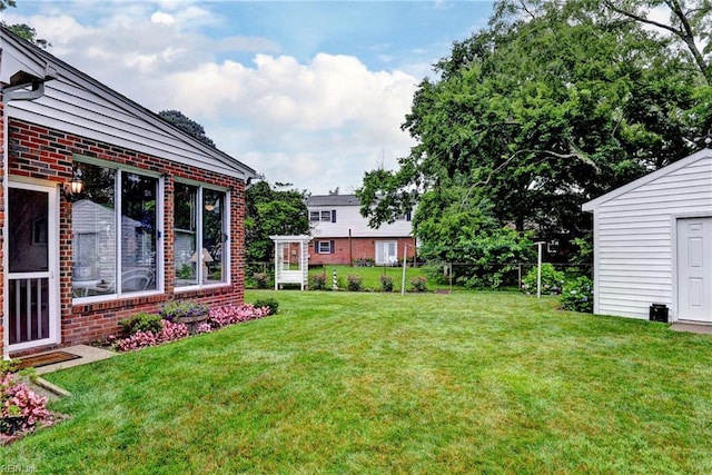 5 Yulee Ct, Hampton, VA 23669 - view of green lawn featuring an outdoor structure