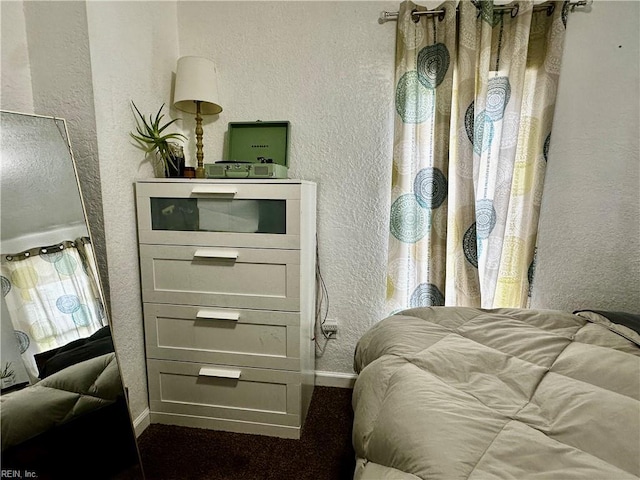 154 Tynes St, Suffolk, VA 23434 - bedroom featuring a textured wall