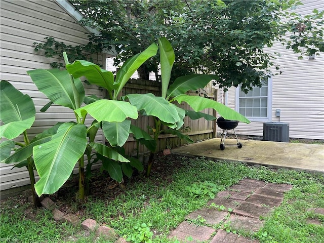 2102 King James Ct, Carrollton, VA 23314 - view of yard