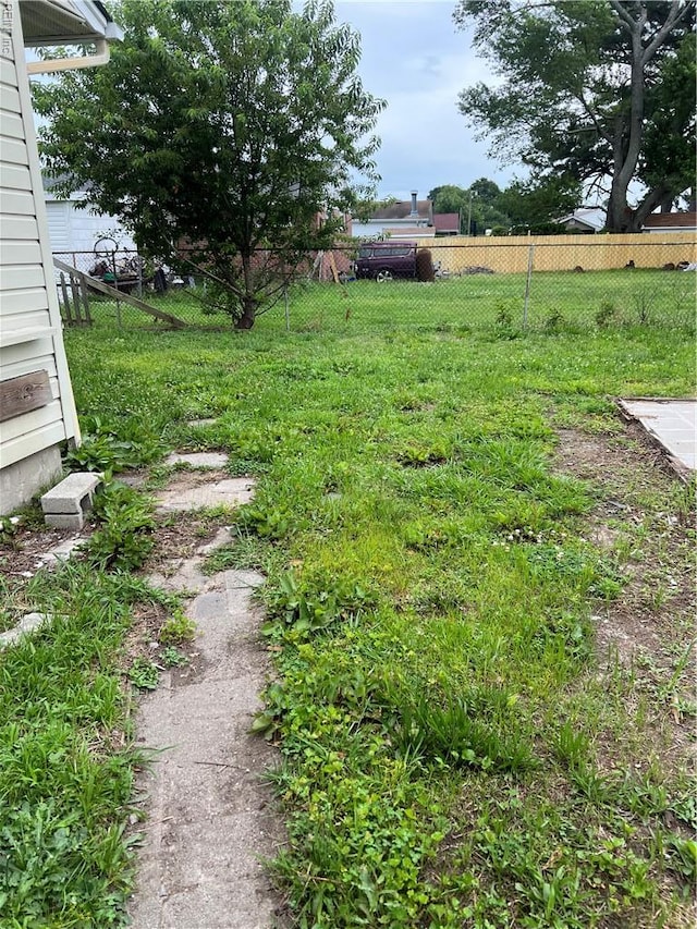 2453 Malden Ave, Norfolk, VA 23518 - view of yard