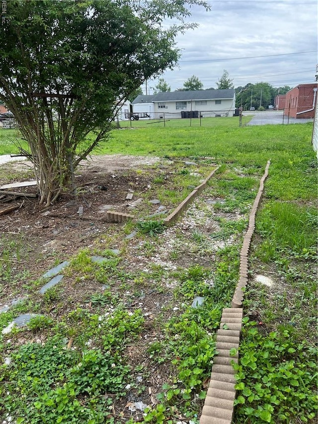2453 Malden Ave, Norfolk, VA 23518 - view of yard