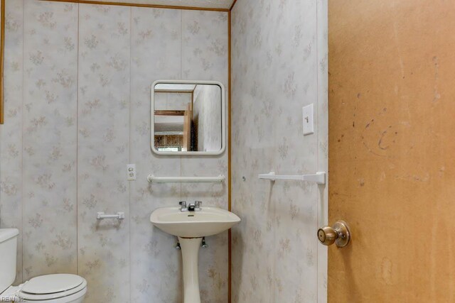 205 Haradd Ln, Williamsburg, VA 23188 - bathroom featuring toilet