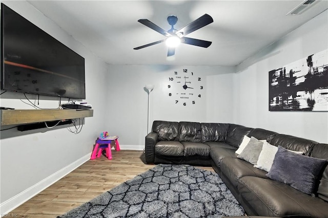 22 Greenwell Dr, Hampton, VA 23666 - living area with wood finished floors and a ceiling fan