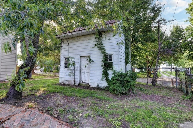 826 Lee St, West Point, VA 23181 - view of outdoor structure