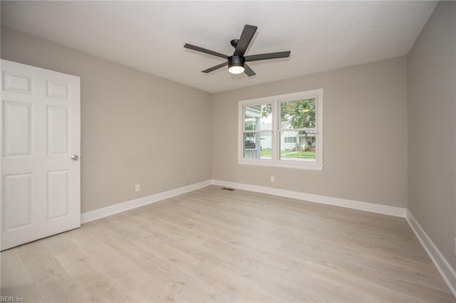 961 Hugo St, Norfolk, VA 23513 - empty room with light wood-style flooring and ceiling fan