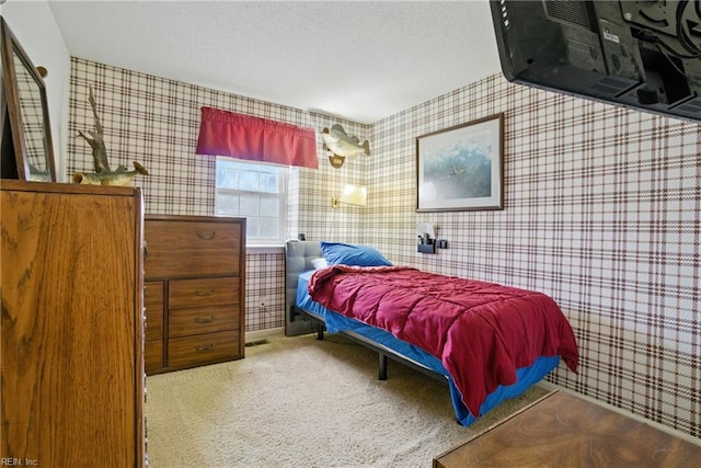 1733 Olde Buckingham Rd, Hampton, VA 23669 - bedroom with wallpapered walls, carpet, and vaulted ceiling