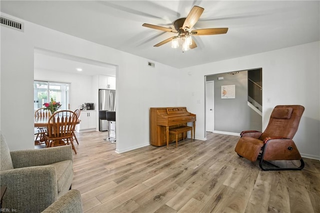 608 Woodbine Ln, Virginia Beach, VA 23452 - living area featuring light wood-style floors and ceiling fan