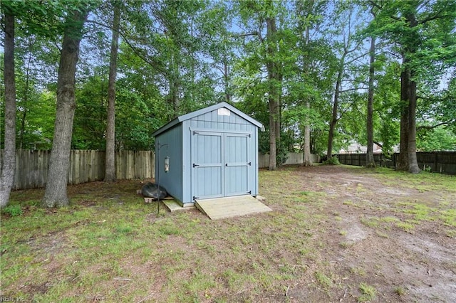609 Robinold Ct, Chesapeake, VA 23322 - view of shed with a fenced backyard