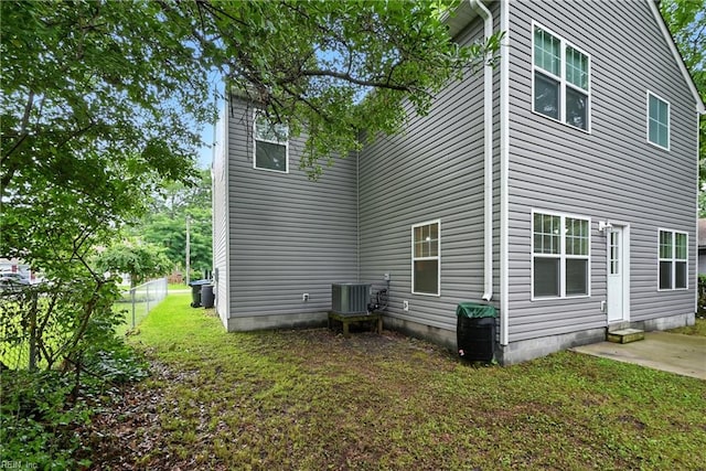 3005 Overbrook Ave, Norfolk, VA 23513 - view of side of property with a yard