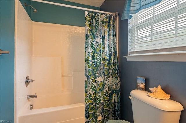 2559 Golden Maple Dr, Suffolk, VA 23434 - full bath featuring shower / bathtub combination with curtain and toilet