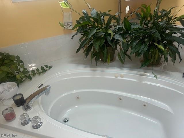 203 Lentz Pl, Newport News, VA 23602 - detailed view of a tub with jets