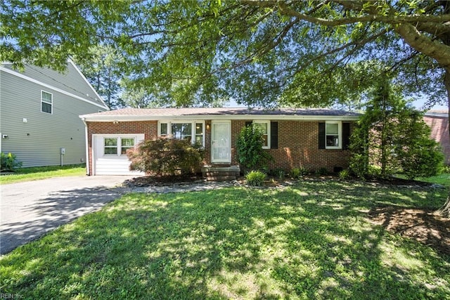 1505 Hawthorne Dr, Chesapeake, VA 23325 - single story home with brick siding and a front lawn