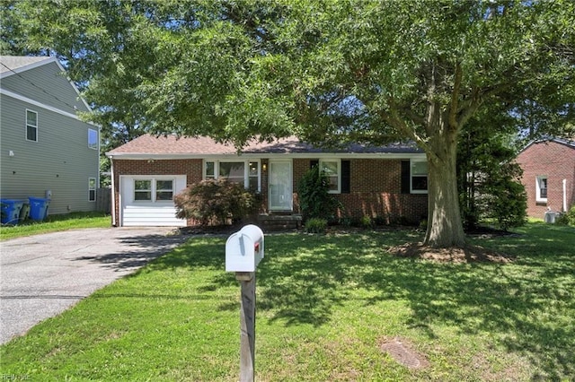 1505 Hawthorne Dr, Chesapeake, VA 23325 - single story home featuring brick siding, a front yard, and driveway