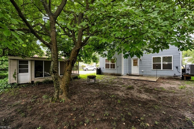 1332 Fishermans Rd, Norfolk, VA 23503 - view of yard
