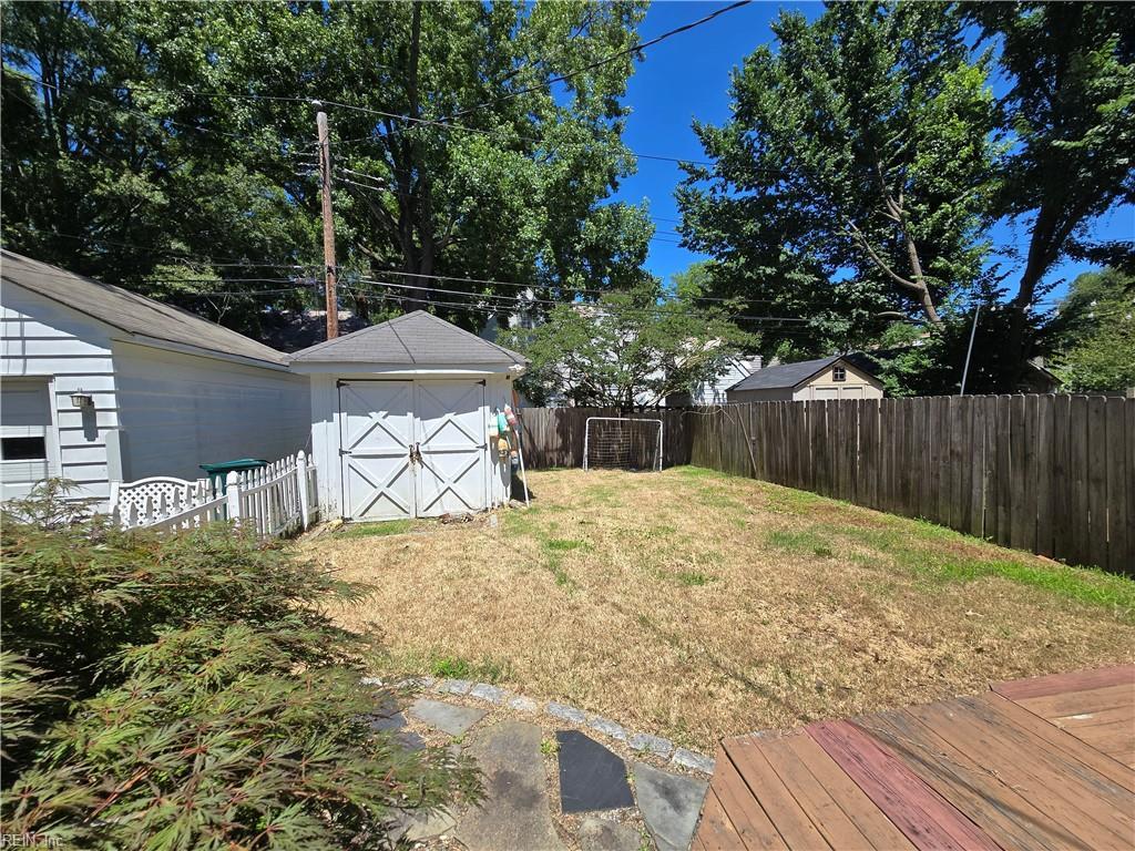 210 Palen Ave, Newport News, VA 23601 - fenced backyard featuring a storage shed
