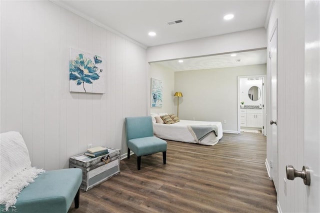 433 Queens Creek Rd, Williamsburg, VA 23185 - bedroom featuring dark wood finished floors and recessed lighting