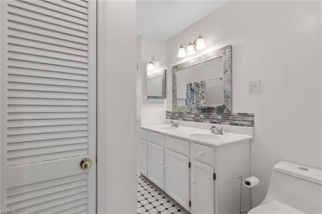 127 Robinson Dr, Newport News, VA 23601 - full bath with backsplash and double vanity