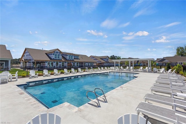 2013 Munro Ln, Chesapeake, VA 23322 - community pool with a patio and a residential view